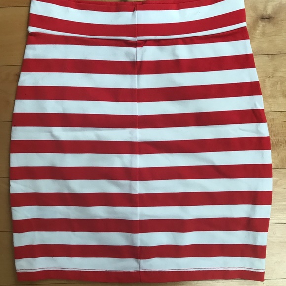 BEBE mini skirt - Picture 3 of 4